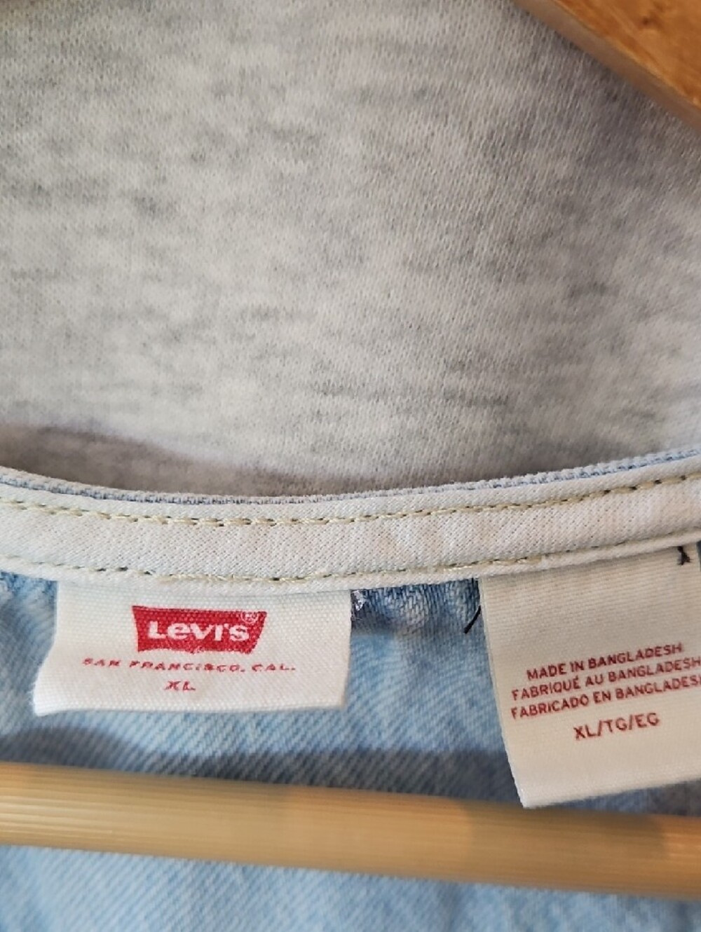 Levi's Light Blue Denim Shirt with Red Logo Tag - Picture 2 of 4